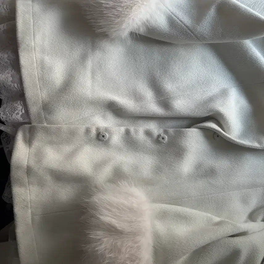 [BUNJANG] Lily Merry Moenay Shimamura Collaboration Coat / 모에냐 시마무라 콜라보 코트 릴리메리