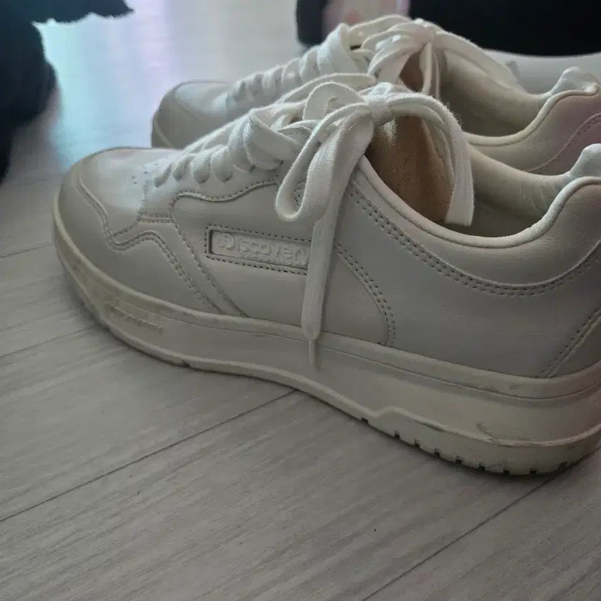 [BUNJANG] Discovery 270mm Sneakers / 디스커버리 흰색 운동화 270mm