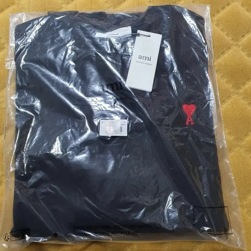 [SOLD OUT] 아미 스몰 하트 블랙 맨투맨 새상품xl