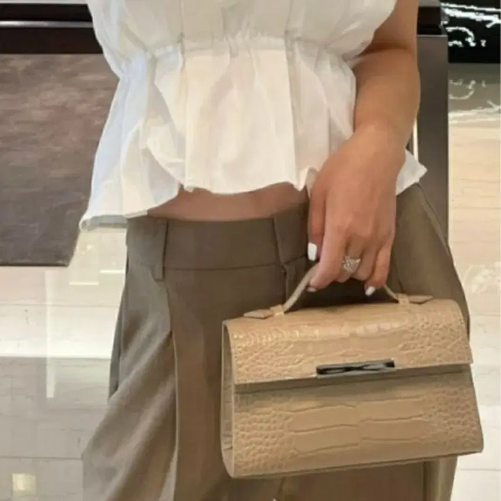 [BUNJANG] Velleria Pochette Bag Crossbody Bag / 벨르리아 포쉐트 백 구입가 375,000원 새상품 크로스끈포함