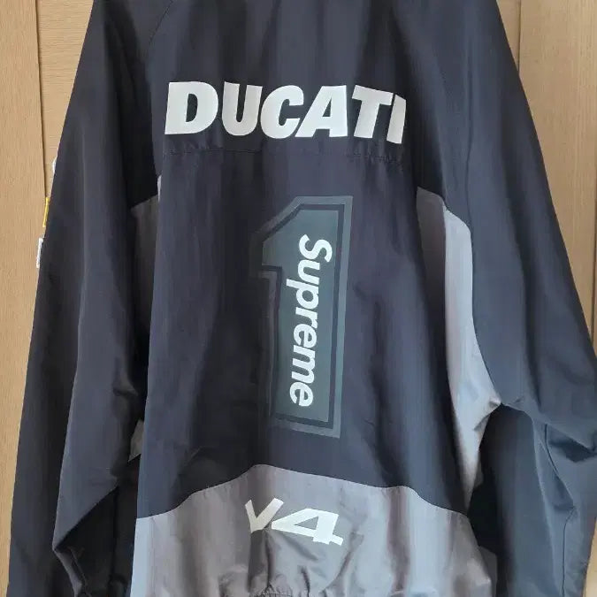 [BUNJANG] Supreme Ducati Track Jacket L / 슈프림 두카티 트랙자켓 L