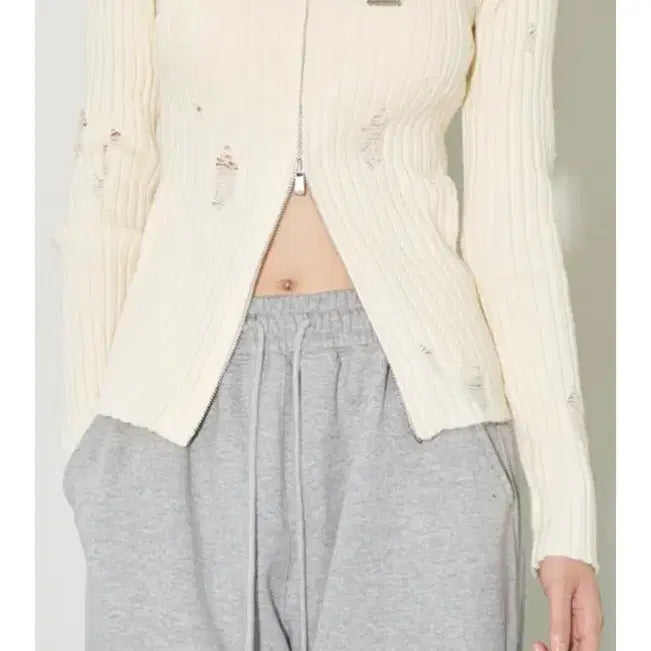 [BUNJANG] Illygo Knit Zip-up / 일리고 펀칭 데미지 니트 집업