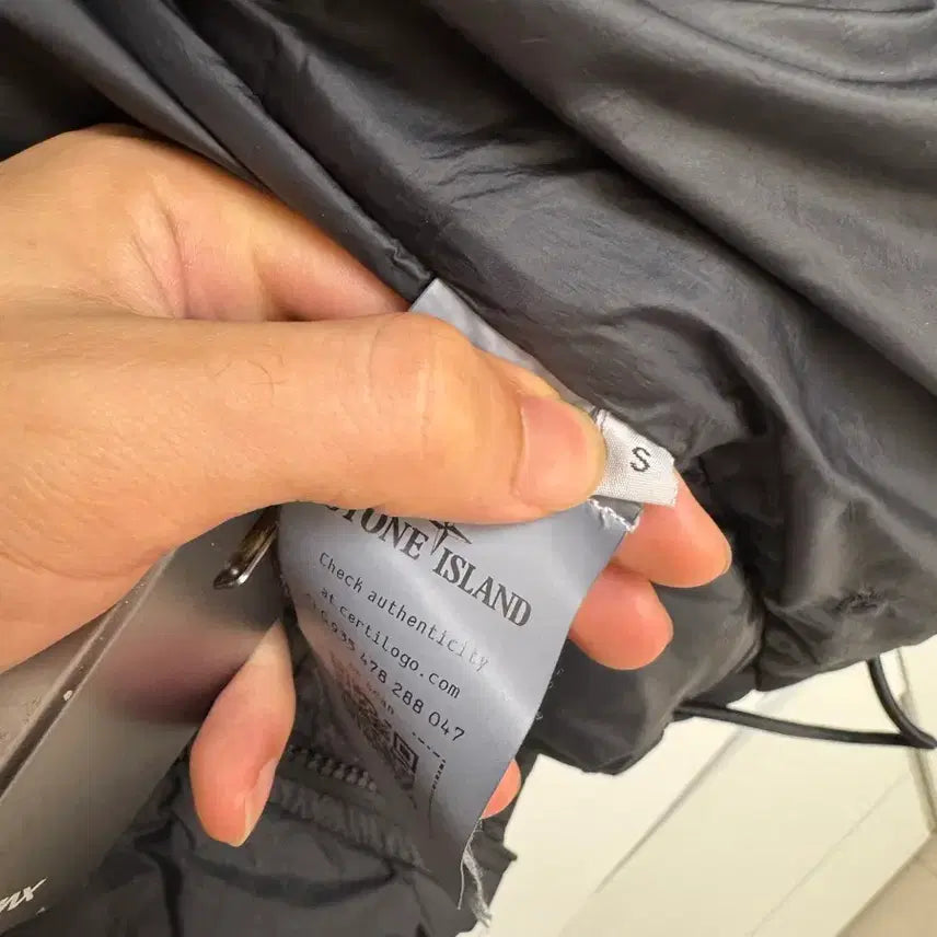 [BUNJANG] Stone Island Crinkle Reps 23FW Non-Hooded Padded Jacket / S)스톤아일랜드 크링클랩스 23fw 논후드