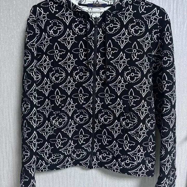 [BUNJANG] Louis Vuitton Flower Quilted Hoodie (M) / 루이비통 플라워 퀄티드 후드집업(M)
