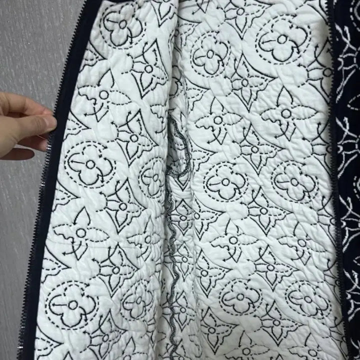 [BUNJANG] Louis Vuitton Flower Quilted Hoodie (M) / 루이비통 플라워 퀄티드 후드집업(M)