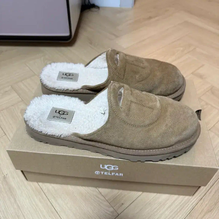 [BUNJANG] Telfar UGG Collaboration Slippers 260 / 텔파 어그 슬리퍼 260