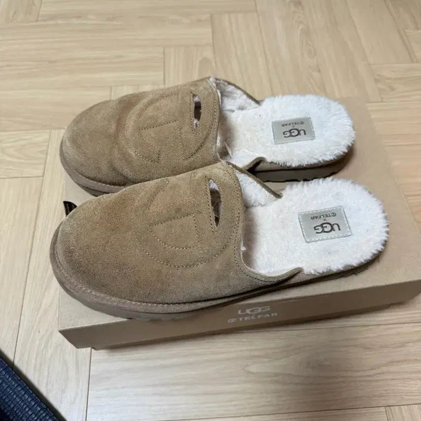 [BUNJANG] Telfar UGG Collaboration Slippers 260 / 텔파 어그 슬리퍼 260
