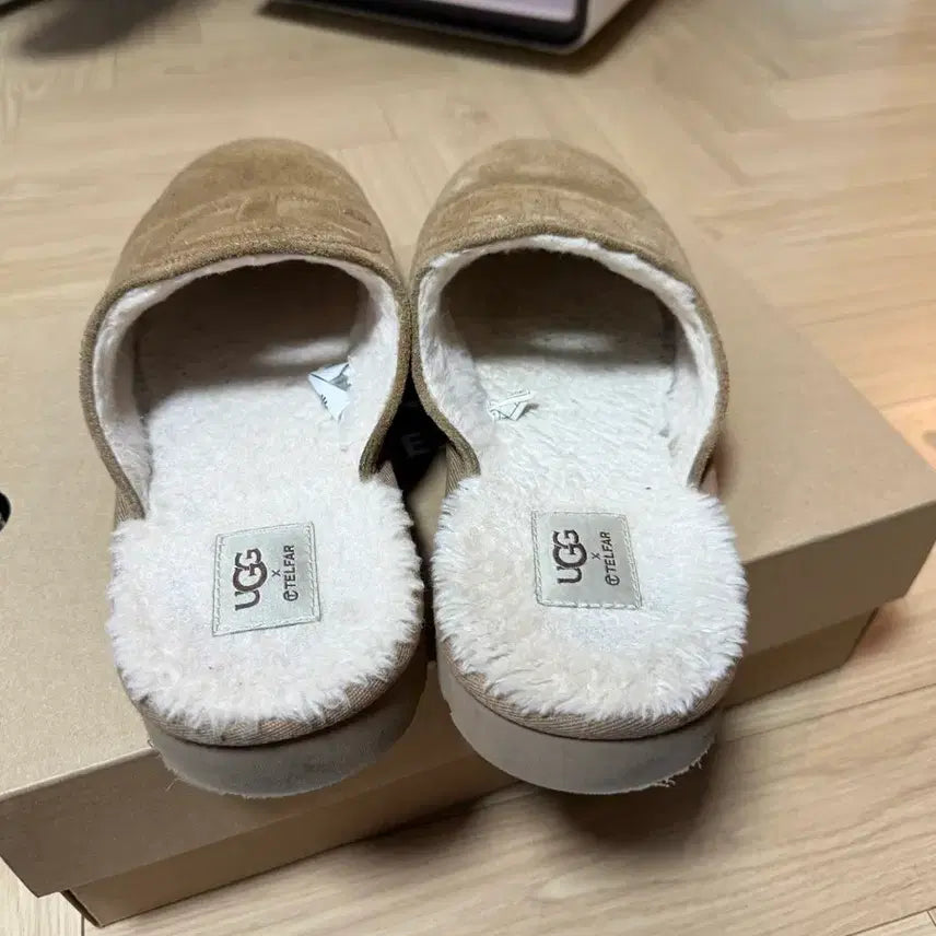 [BUNJANG] Telfar UGG Collaboration Slippers 260 / 텔파 어그 슬리퍼 260