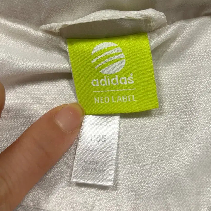 [SOLD OUT] 아디다스 핑크라인 화이트 바람막이 자켓