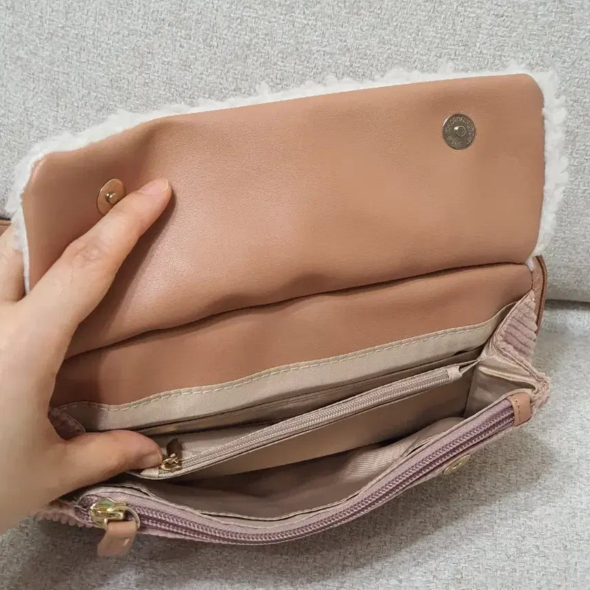 [BUNJANG] Pink Corduroy Crossbody Bag / 핑크 코듀로이 뽀글이 크로스백