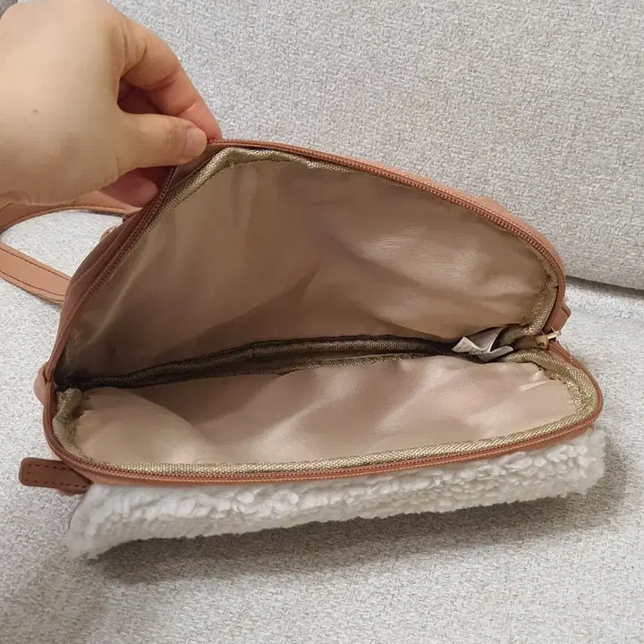 [BUNJANG] Pink Corduroy Crossbody Bag / 핑크 코듀로이 뽀글이 크로스백