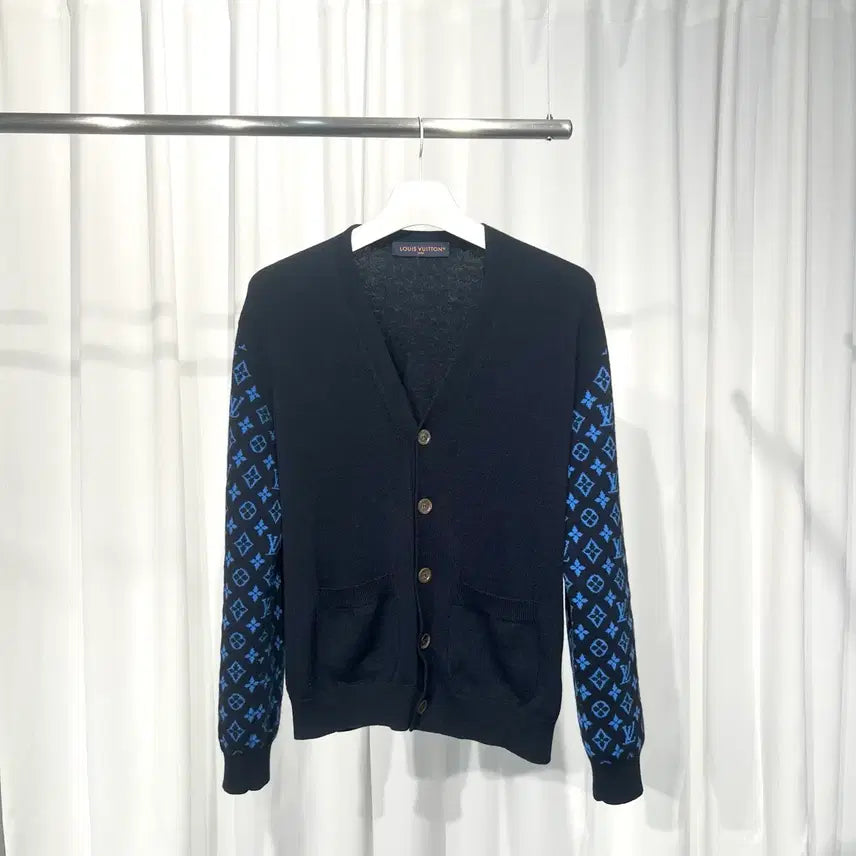 [BUNJANG] Louis Vuitton Monogram Mix Cashmere Cardigan - Black Blue / 루이비통 모노그램 믹스 캐시미어 가디건 블랙 블루