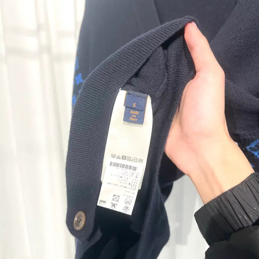 [BUNJANG] Louis Vuitton Monogram Mix Cashmere Cardigan - Black Blue / 루이비통 모노그램 믹스 캐시미어 가디건 블랙 블루