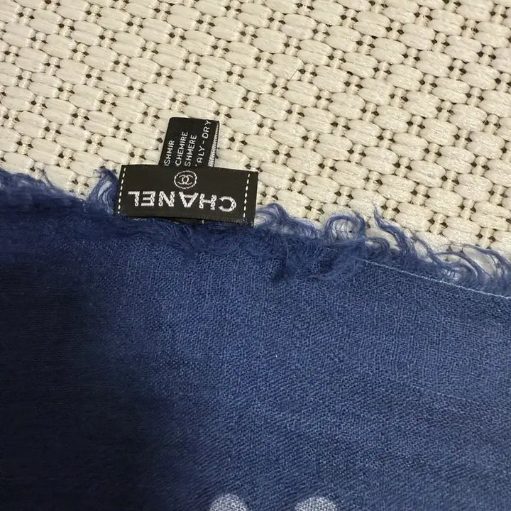 [BUNJANG] Chanel CC Logo Cashmere Scarf / 샤넬 CC 로고 그라데이션 스카프.캐시미어.정품