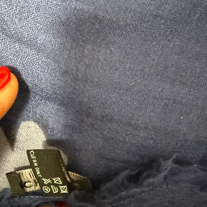 [BUNJANG] Chanel CC Logo Cashmere Scarf / 샤넬 CC 로고 그라데이션 스카프.캐시미어.정품