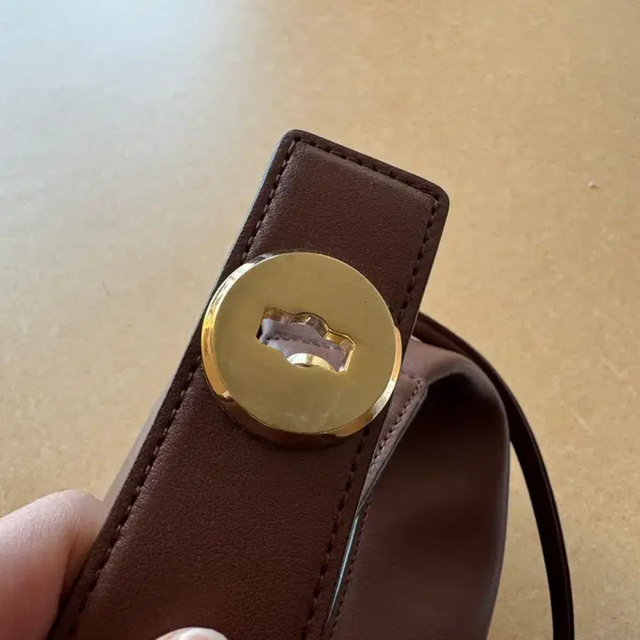 [BUNJANG] Koimui Crossbody Bag / 코이무이 가방