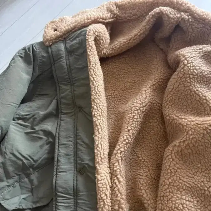 [BUNJANG] Avely Khaki Fleece Lined Jacket / 에이블리 카키 야상 뽀글이점퍼 자켓