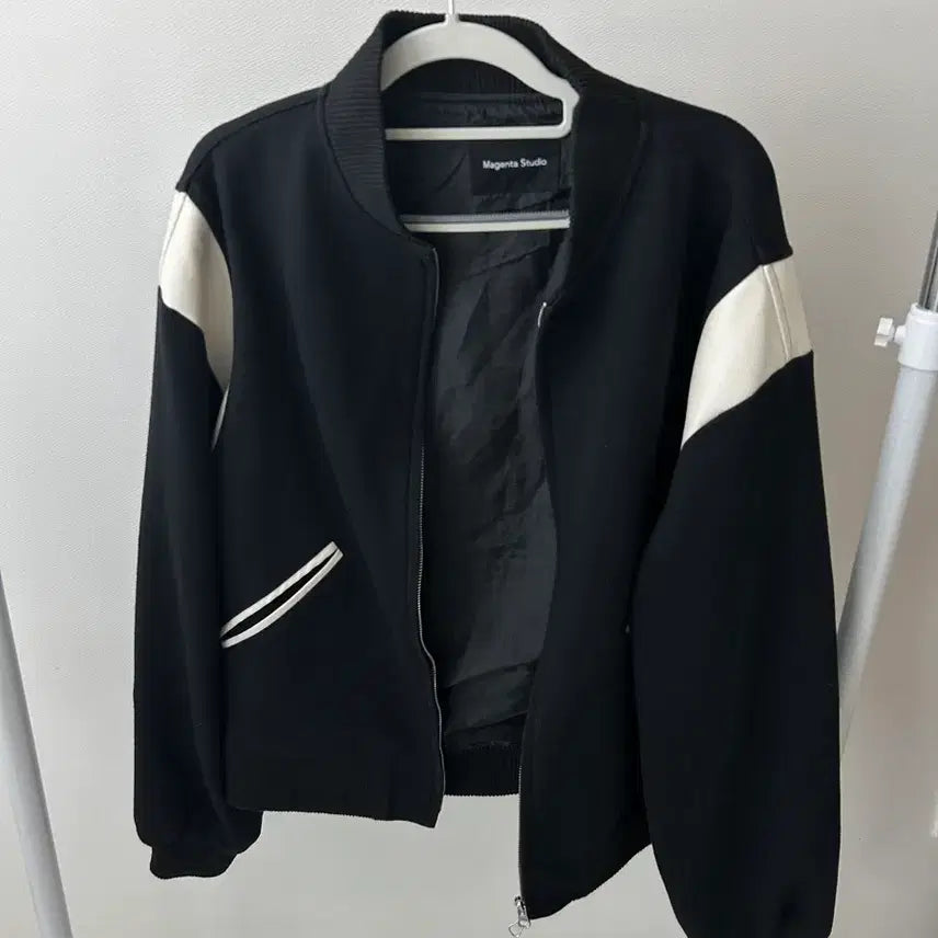 [SOLD OUT] 에이블리 크림치즈마켓 야구점퍼 바시티 자켓