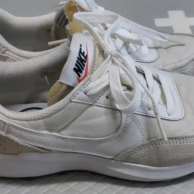 [BUNJANG] Nike Waffle Debut Women's White (Size 230) / 나이키 와플데뷰 우먼 화이트 230