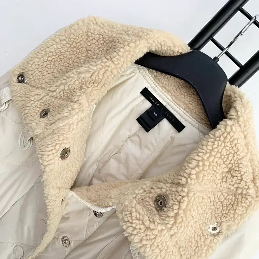 [BUNJANG] MARC JACOBS Ivory Short Fur Padded Jacket / 정품 마크제이콥스 MARCJACOBS 아이보리 숏 퍼 패딩
