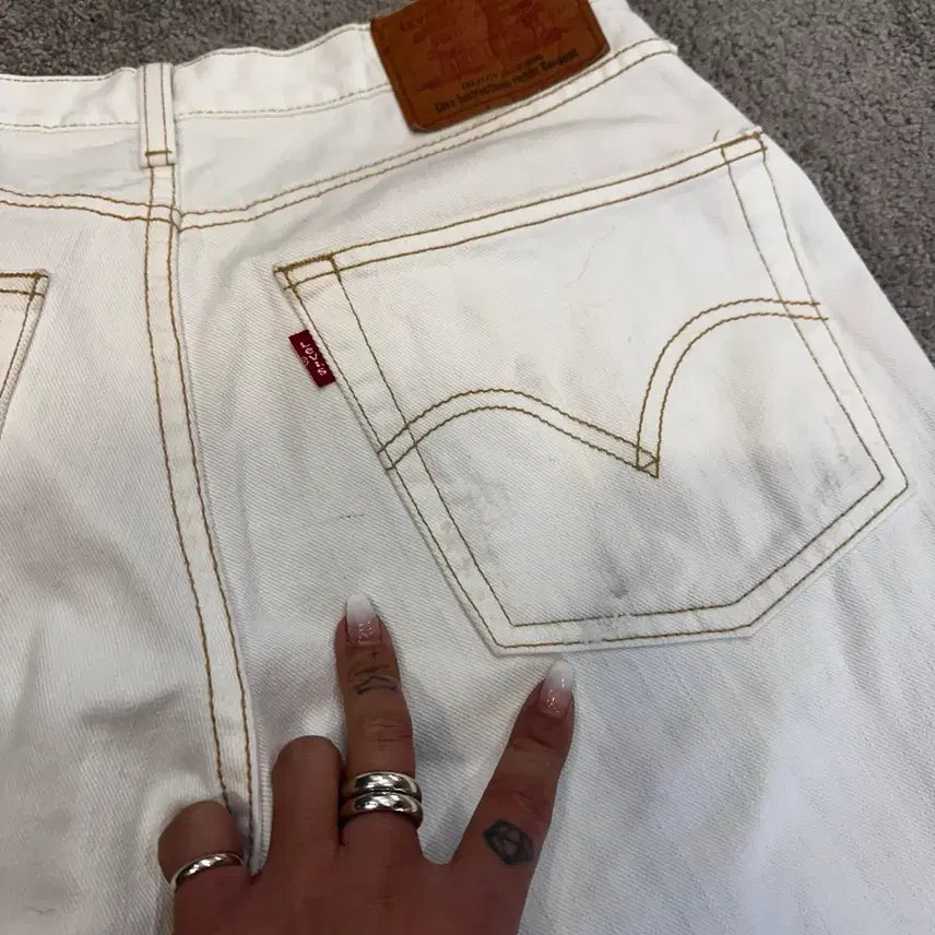 [BUNJANG] Levi's White Bootcut Jeans (34) / 리바이스 화이트 부츠컷(34)