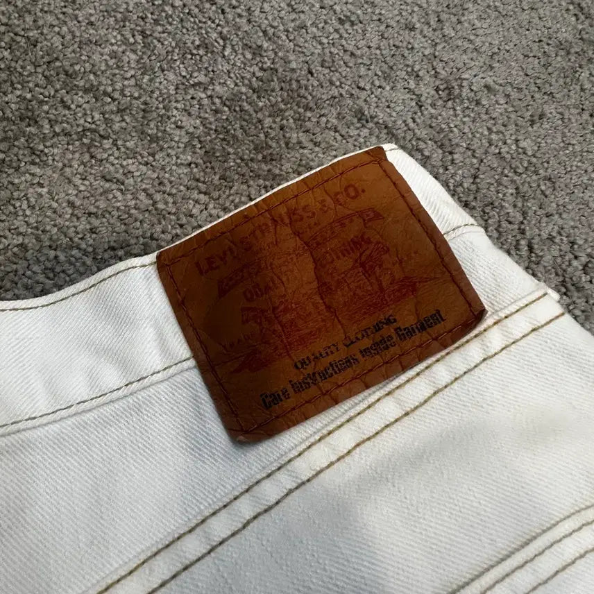 [BUNJANG] Levi's White Bootcut Jeans (34) / 리바이스 화이트 부츠컷(34)