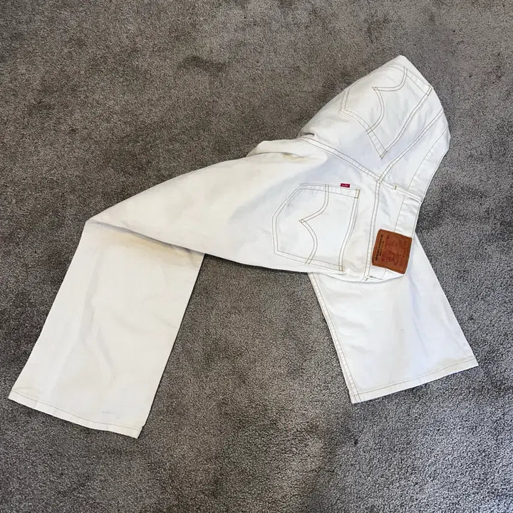 [BUNJANG] Levi's White Bootcut Jeans (34) / 리바이스 화이트 부츠컷(34)