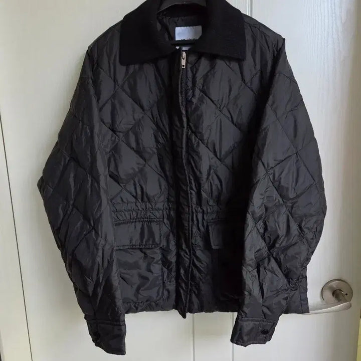 [BUNJANG] St. John Black Quilted Jacket / 세인트존 블랙 퀼팅 자켓