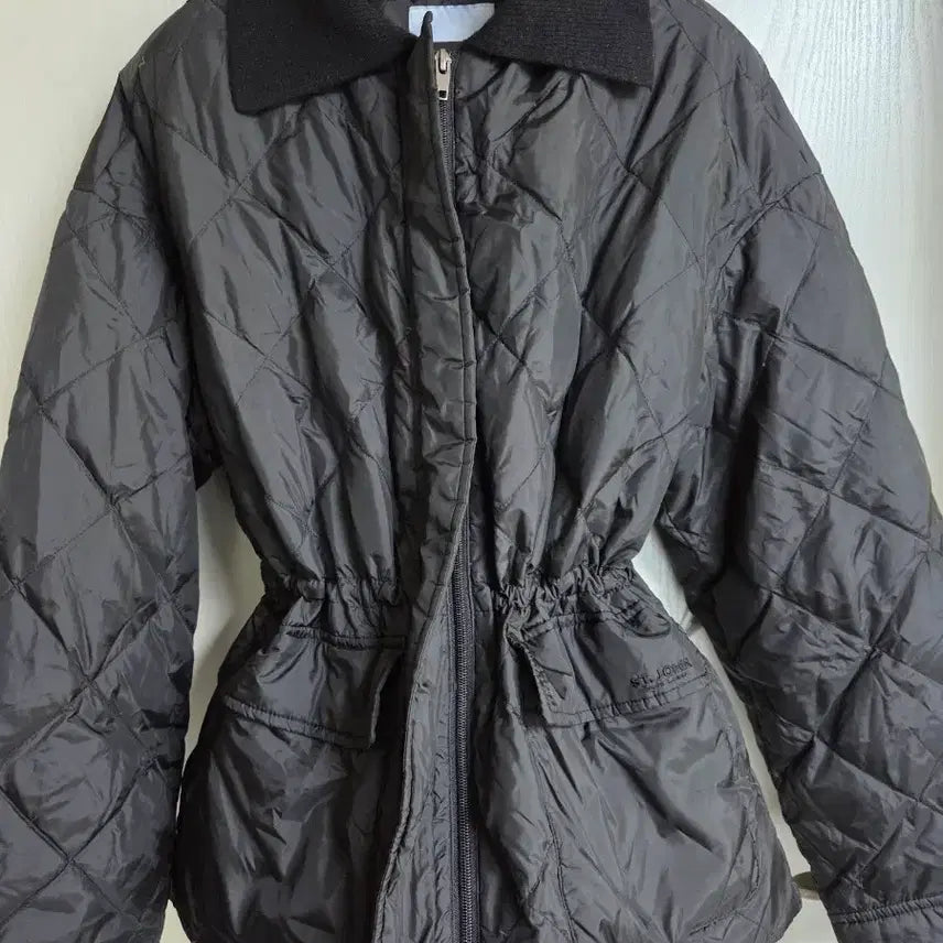 [BUNJANG] St. John Black Quilted Jacket / 세인트존 블랙 퀼팅 자켓