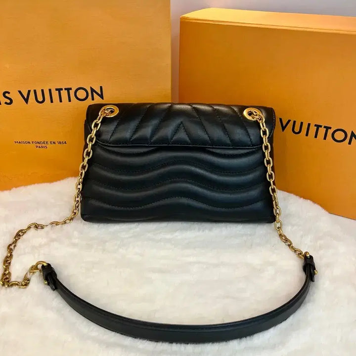 [BUNJANG] Louis Vuitton New Wave MM Shoulder Bag / 루이비통 뉴웨이브 MM 숄더백 M58552