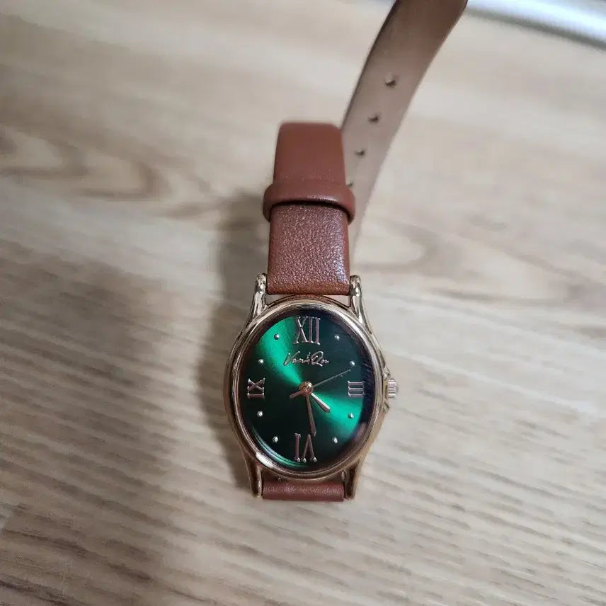 [BUNJANG] B&C Rose Gold Emerald Leather Watch / 벤앤쿠 로즈골드 에메랄드 가죽 시계