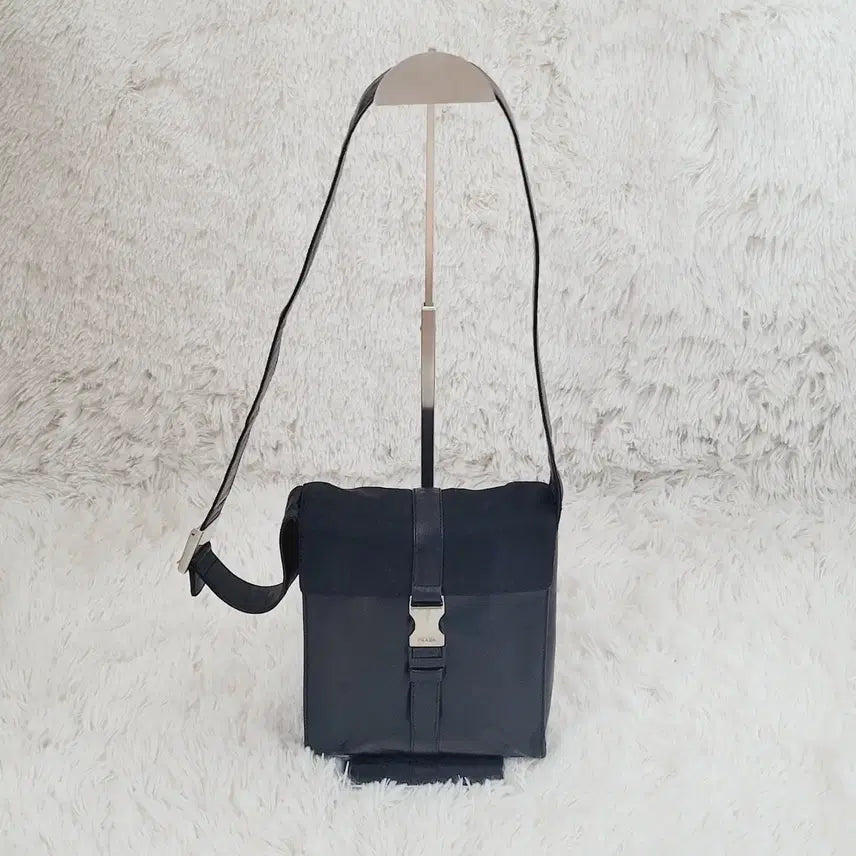 [BUNJANG] Prada Leather Buckle Crossbody Mini Bag / 프라다 레더 버클 크로스백 숄더백 미니
