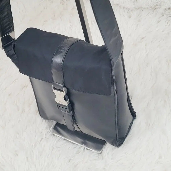 [BUNJANG] Prada Leather Buckle Crossbody Mini Bag / 프라다 레더 버클 크로스백 숄더백 미니