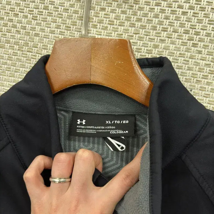 [SOLD OUT] 언더아머 캐주얼 프린팅로고 약기모 져지 집업 XL A04089