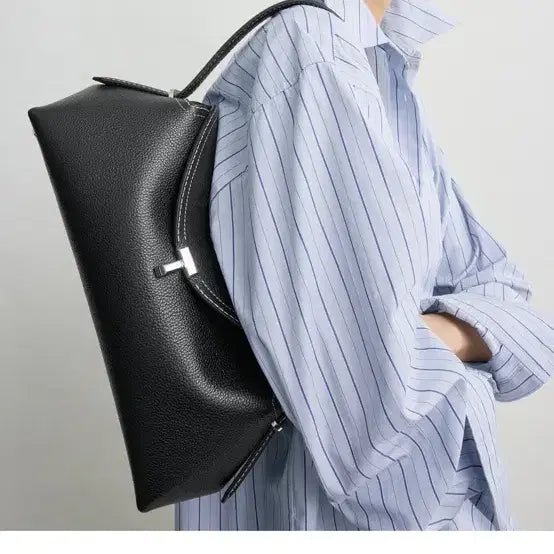 [BUNJANG] Toteme Grain Leather Shoulder Bag Black / 토템 티-락 그레인 레더 숄더 백 블랙