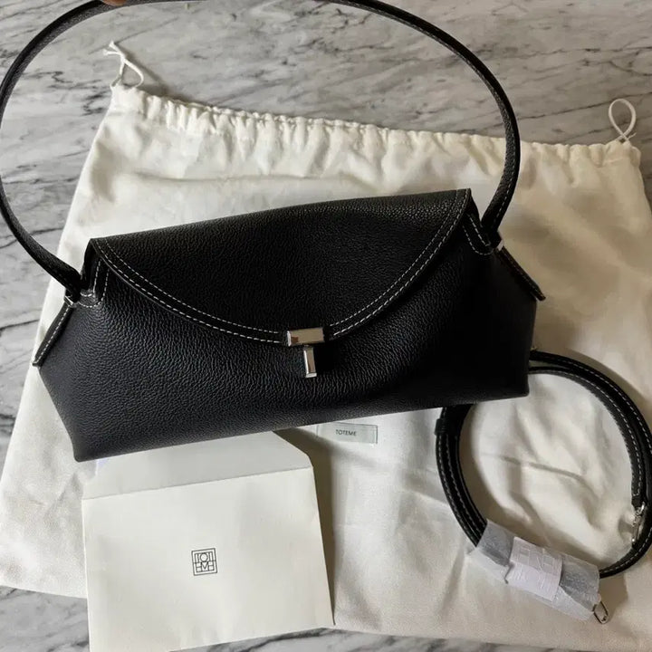 [BUNJANG] Toteme Grain Leather Shoulder Bag Black / 토템 티-락 그레인 레더 숄더 백 블랙