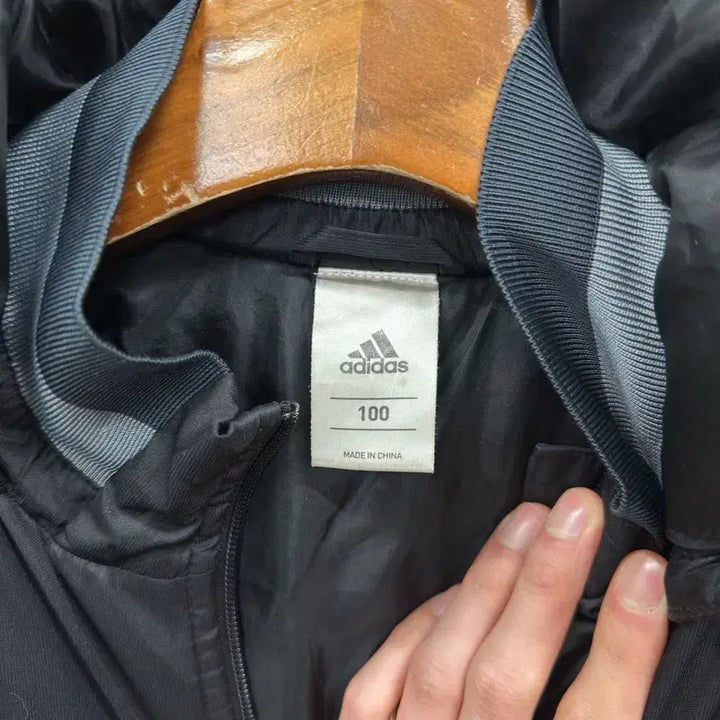 [BUNJANG] Adidas Casual Printed Logo Long Padded Jacket (Size 100) / 아디다스 캐주얼 프린팅로고 롱 패딩 점퍼 100 A04093