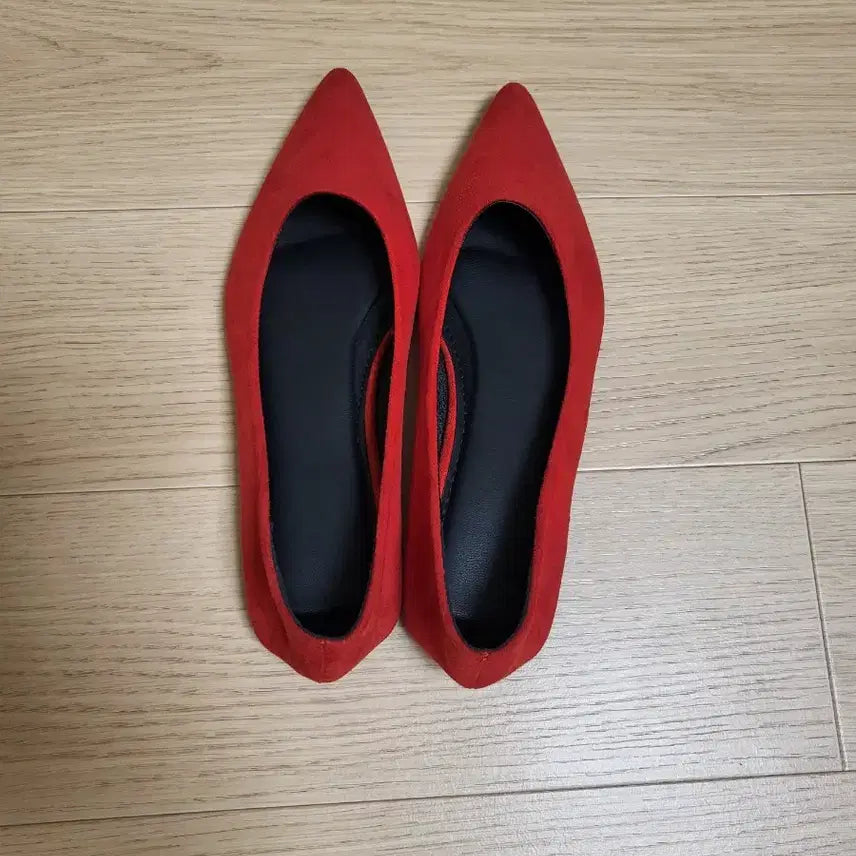 [SOLD OUT] 새상품>레드 스웨이드 플랫슈즈 (여성구두235)2만원