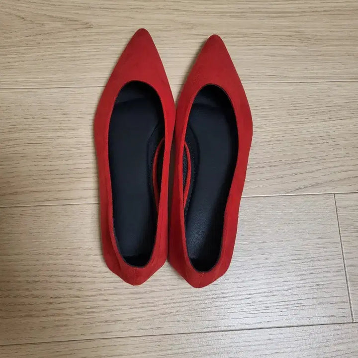 [SOLD OUT] 새상품>레드 스웨이드 플랫슈즈 (여성구두235)2만원