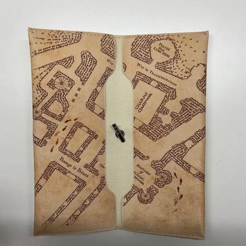 [BUNJANG] Clio Harry Potter Collab Marauder's Map Pouch / 클리오 해리포터 콜라보 마루더즈 맵 파우치 팔아요
