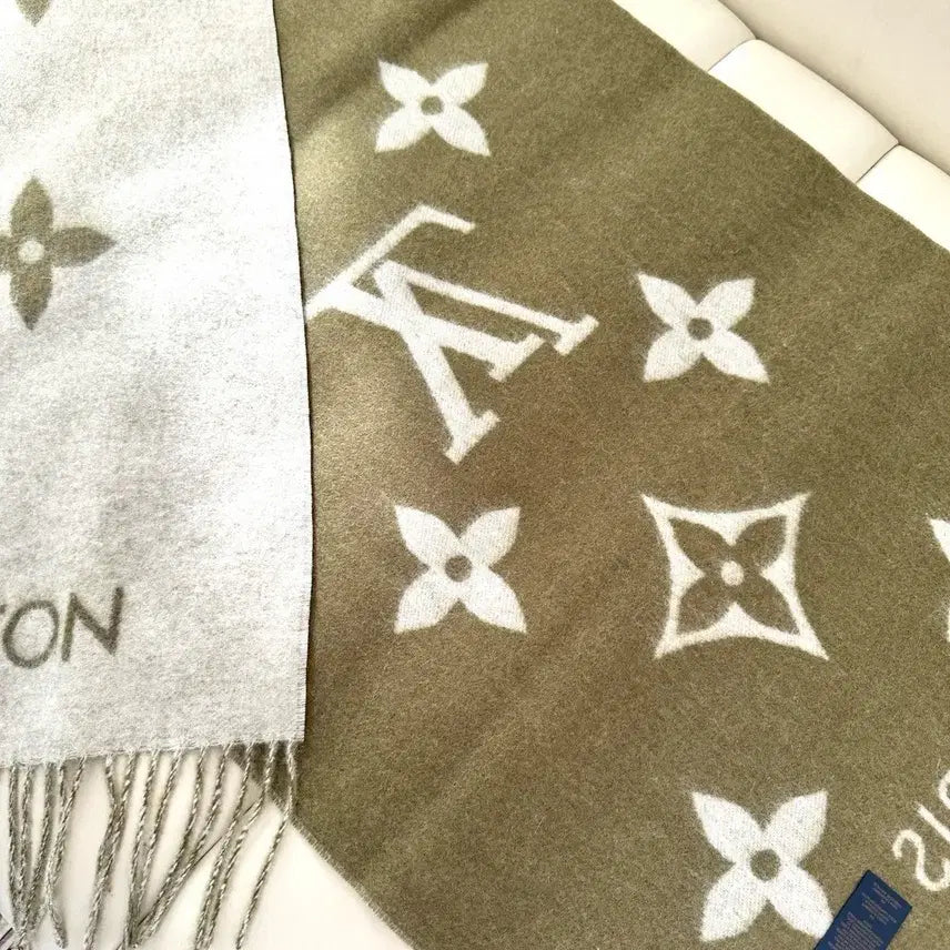 [BUNJANG] Louis Vuitton Monogram Reversible Muffler / 루이비통 LV 모노그램 양면 머플러/목도리