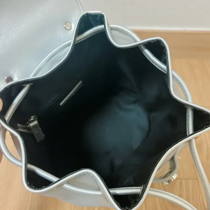 [BUNJANG] Atelier Park Bri Backpack (Silver) / 아틀리에파크 브리백팩(실버)