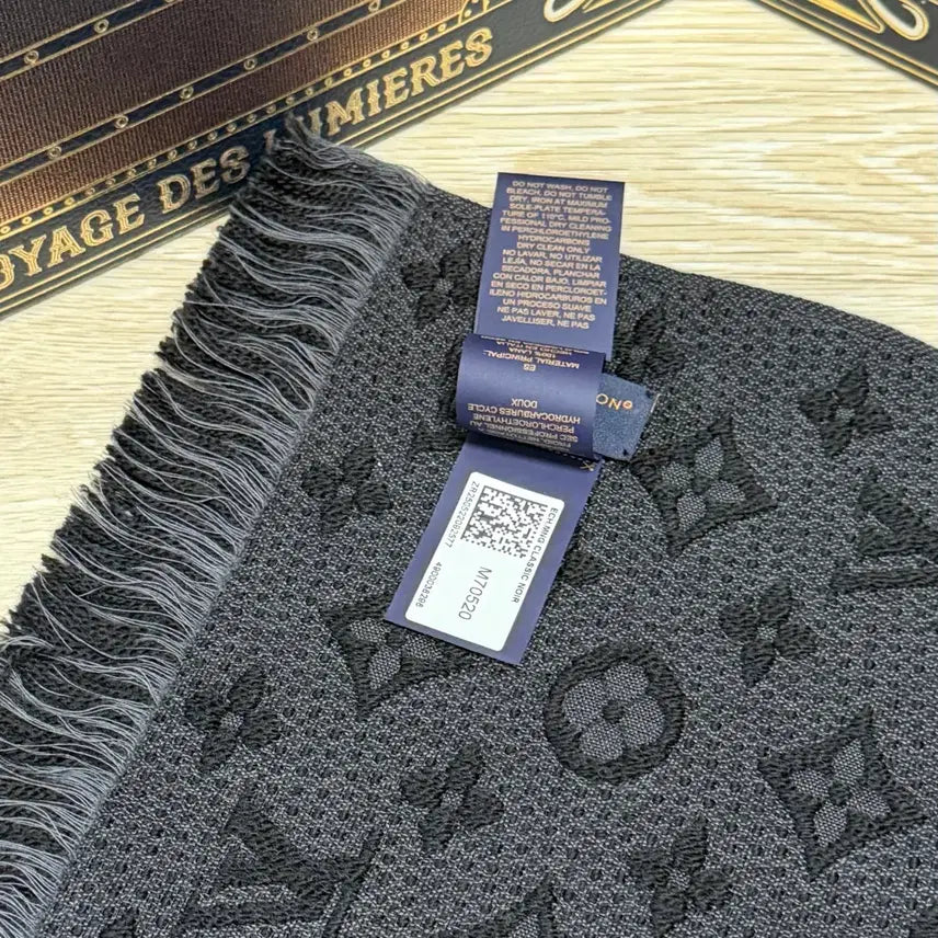 [BUNJANG] Louis Vuitton Monogram Classic Scarf / [미사용/선물가능] 루이비통 모노그램 클래식 머플러 목도리 풀구성