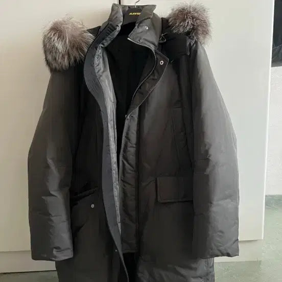 [BUNJANG] Kinloch Anderson Silver Fox Semi Long Down Jacket / 킨록앤더슨 천연모피 은여우 세미롱패딩
