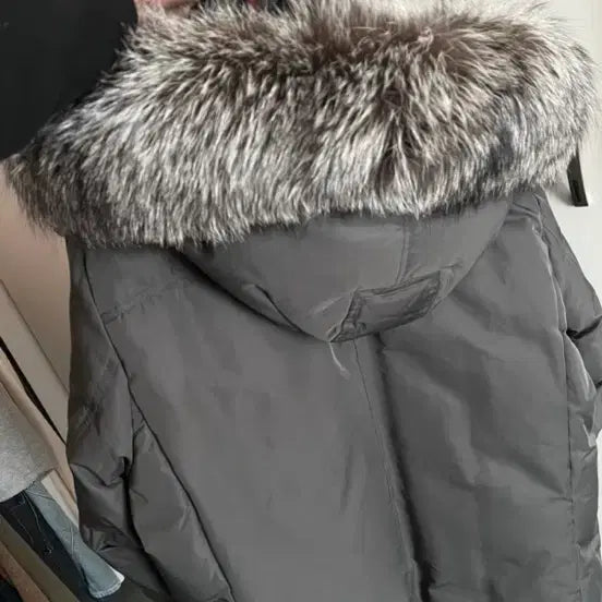 [BUNJANG] Kinloch Anderson Silver Fox Semi Long Down Jacket / 킨록앤더슨 천연모피 은여우 세미롱패딩