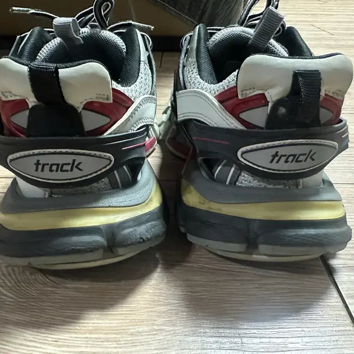 [SOLD OUT] 발렌시아가 파페치 트렉슈즈