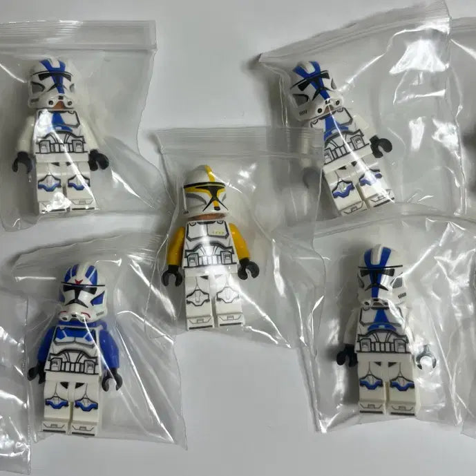 [SOLD OUT] 레고 스타워즈 501클론 부대, 건쉽ucs조종사 피규어 일괄 팝니다