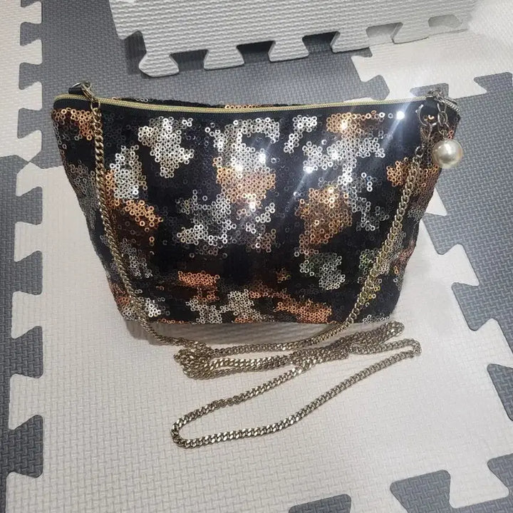 [BUNJANG] Spangle Chain Crossbody Bag / 스팽글 체인 크로스백