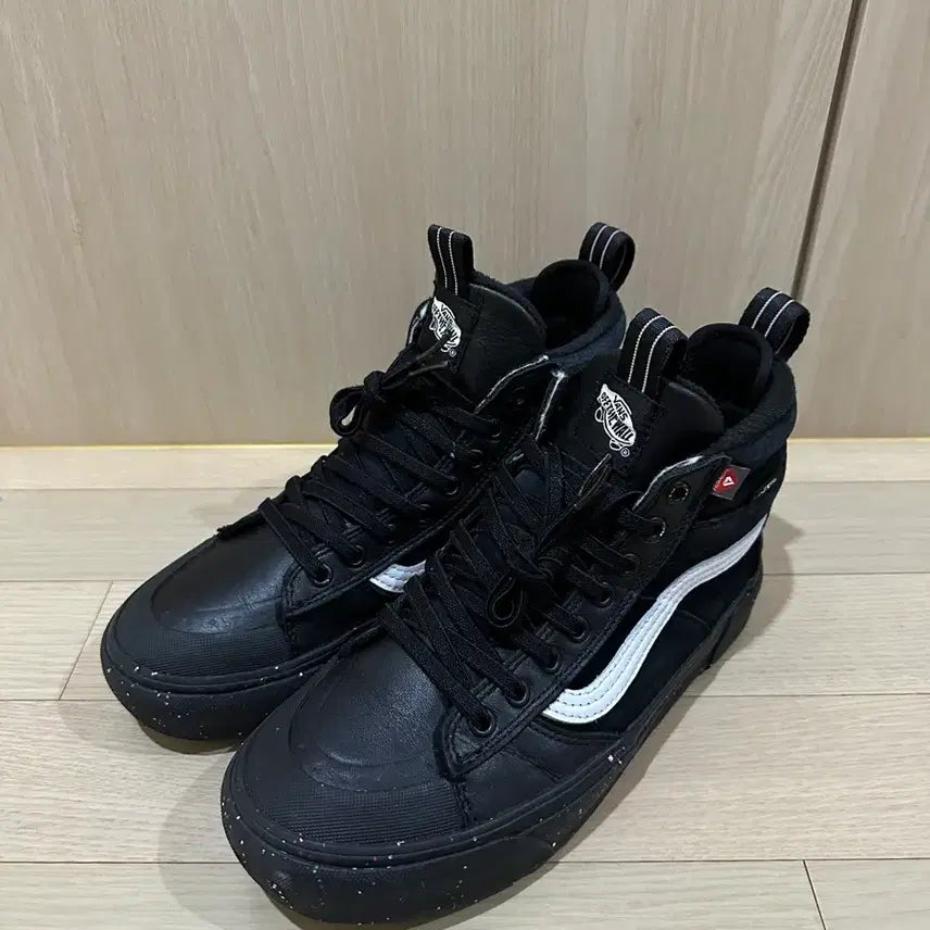 [BUNJANG] Vans Sk8-Hi Glitter Black Sneakers / 반스 스케이트하이 글리터 블랙 245