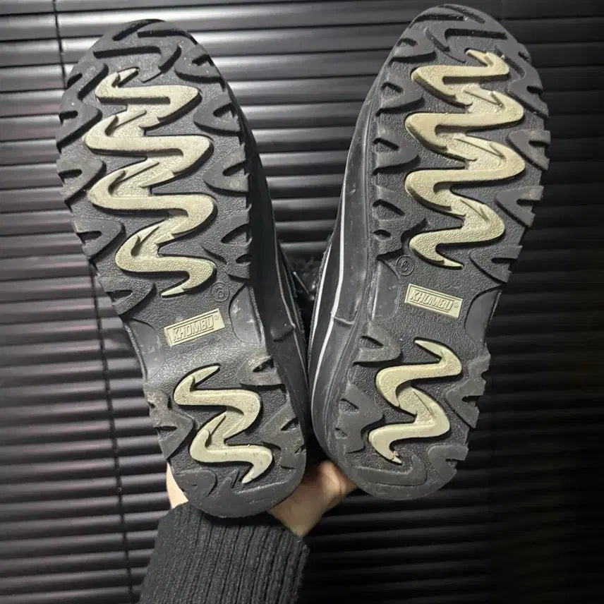 [BUNJANG] KOMBU Snow Boots 225mm Black Winter / 콤부 스노우 털 부츠 방한화 여성 225 벨벳 스웨이드 퀄팅 노르딕 겨울